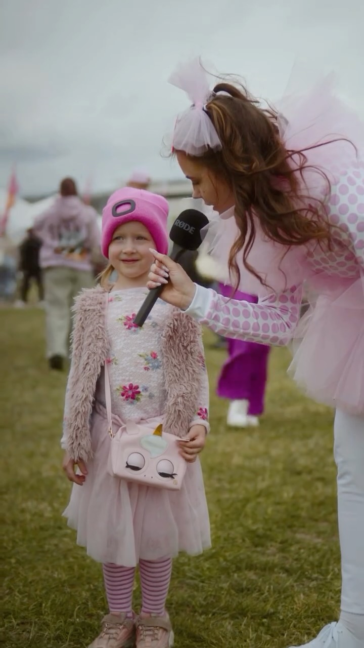 @dokipoki_personazai reportažas iš VILNIUS PINK SOUP FEST 🤪🩷 @govilnius @namerenginiai @dokipoki_personazai . . . #pinksoupfest #govilnius #renginiai #dokipoki #dokipokipersonazai