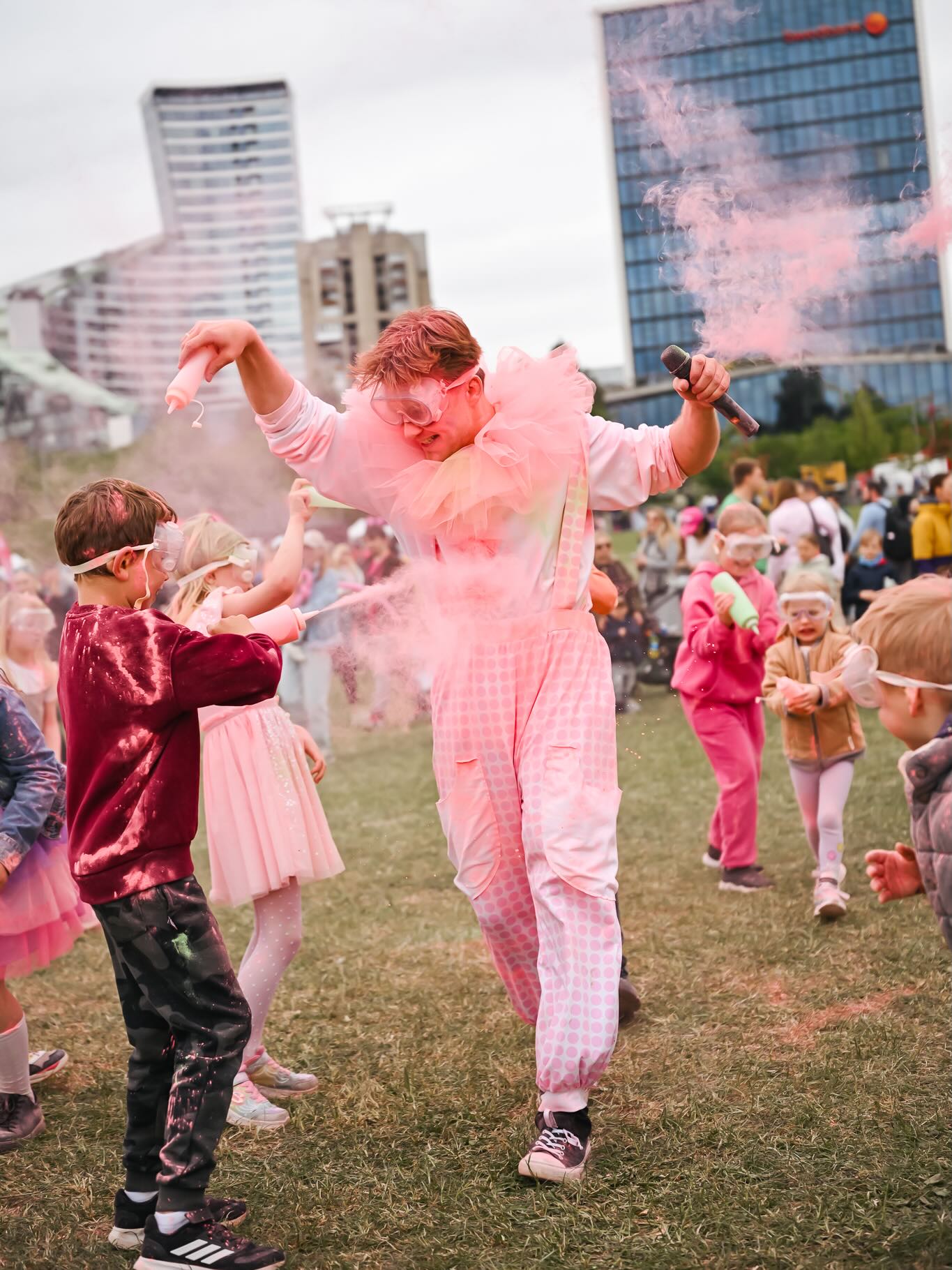VILNIUS PINK SOUP FEST 🩷 @govilnius @namerenginiai @dokipoki_personazai . . . #pinksoupfest #govilnius #renginiai #dokipoki #dokipokipersonazai
