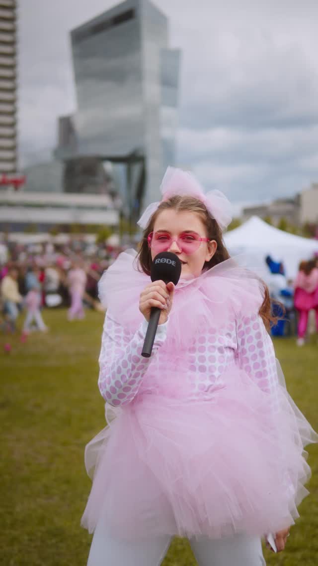 VILNIUS PINK SOUP FEST buvo tikrai kooosminis!!! 🩷 Tiek daug šypsenų ir pozityvo!!! Didžiausi aplodismentai organizatoriams @namerenginiai @govilnius 🩷 . . . #pinksoupfest #govilnius #renginiai #dokipoki #dokipokipersonazai