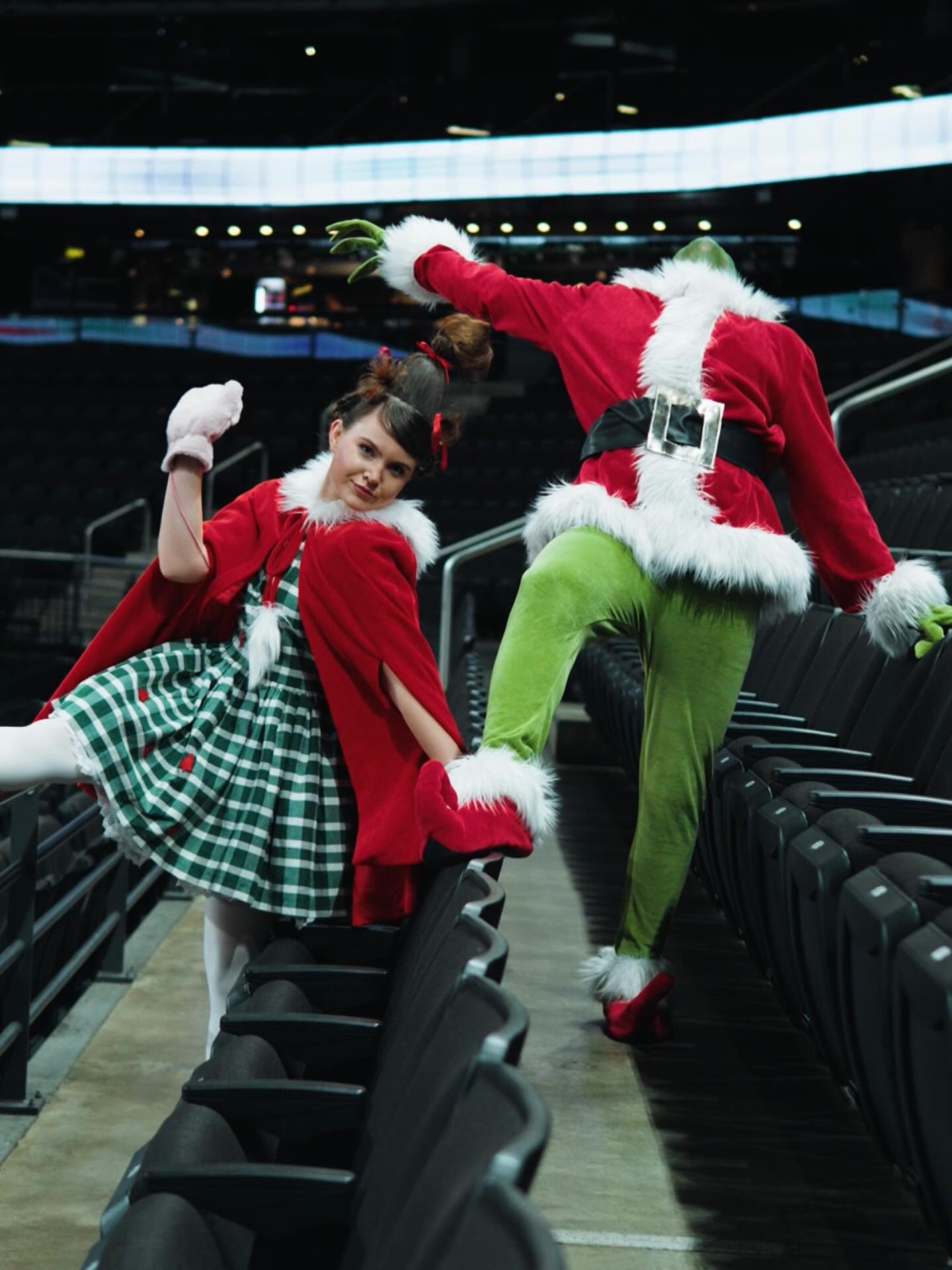 Cindy Lou ir tikrai pašėlęs Grinčas 🤪 . . . #dokipoki #dokipokipersonazai #personazas #grincas #grinčasvogėkalėdas