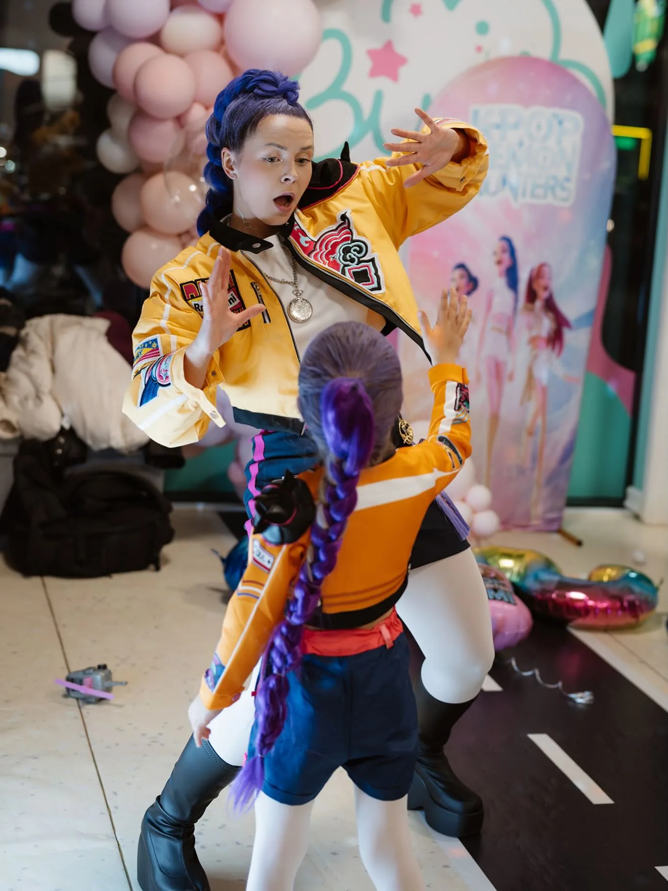 Nejaugi į pabaigą Elzos era ir prasideda Rumi?! 🤪💜 @dokipoki_personazai . . . #dokidoki #dokipokipersonazai #personazai #rumidemonumedziotoja #rumidemonhunters