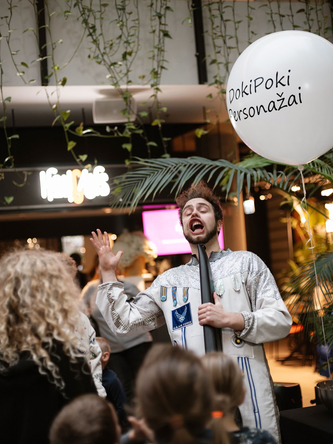 Būta smagaus siautulio Paupio turguje 👻 @paupio_turgus x @dokipoki_personazai . . . #dokipoki #dokipokipersonazai #personazai #personazaivaikams #renginiaivaikams #renginiaiseimai #eksperimentaivaikams