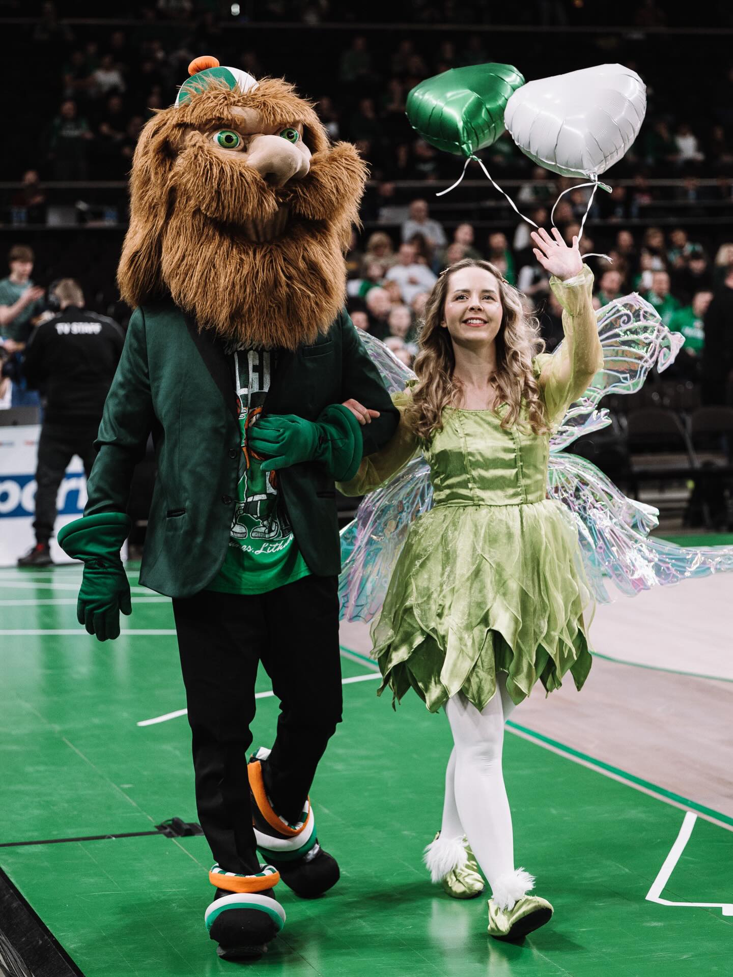 @bczalgiriskaunas x @dokipoki_personazai 💚🤍 . . . #dokipoki #personazai #animatoriai #renginiaiseimai #zalgiris