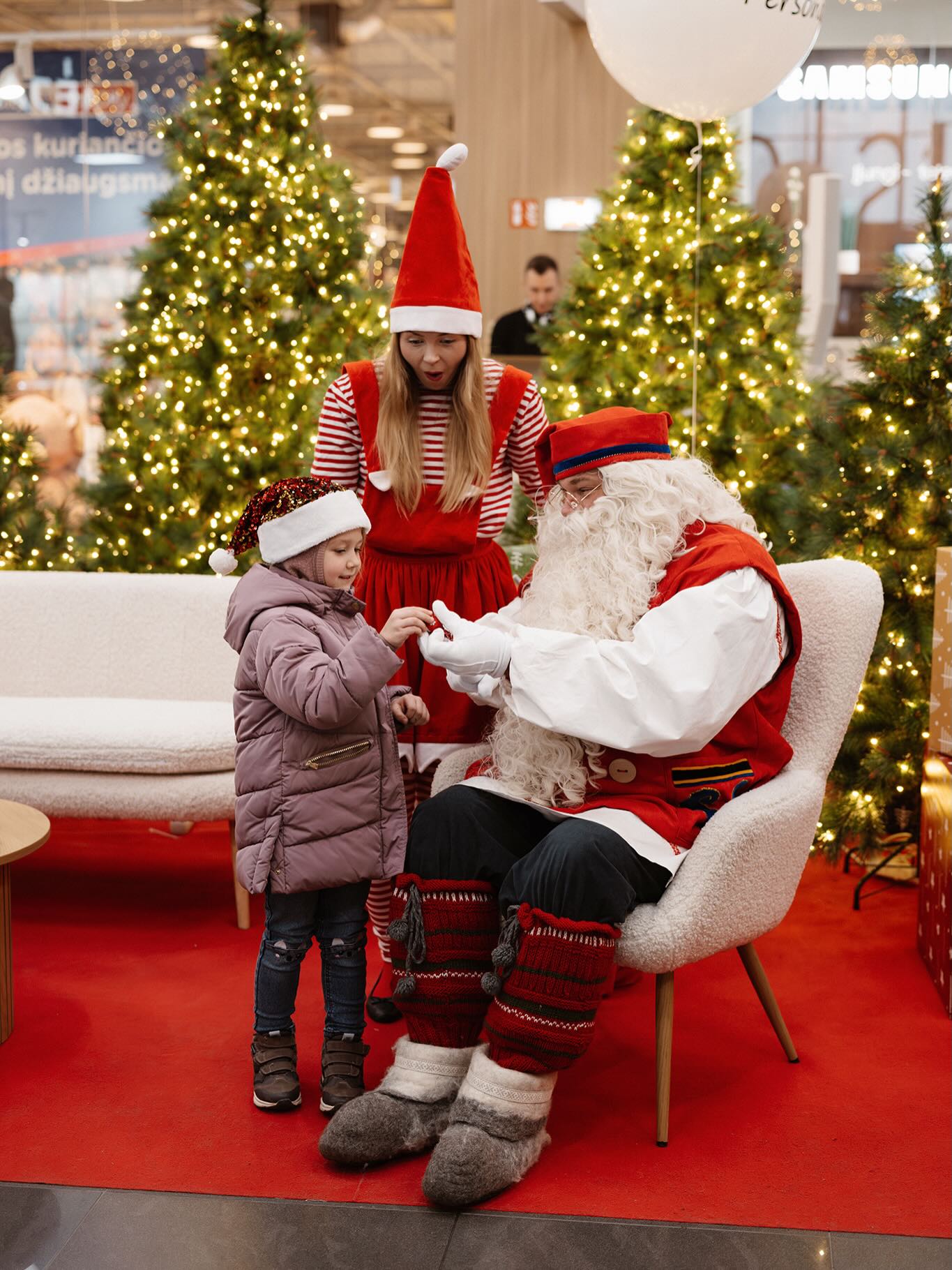 Kalėdos su Elfais išdaigininkais!!!🎄❤️ @nordikaprekybosslenis x @dokipoki_personazai . . . #dokipoki #dokipokipersonazai #kalėdos #kaledusenelis #elfontheshelf