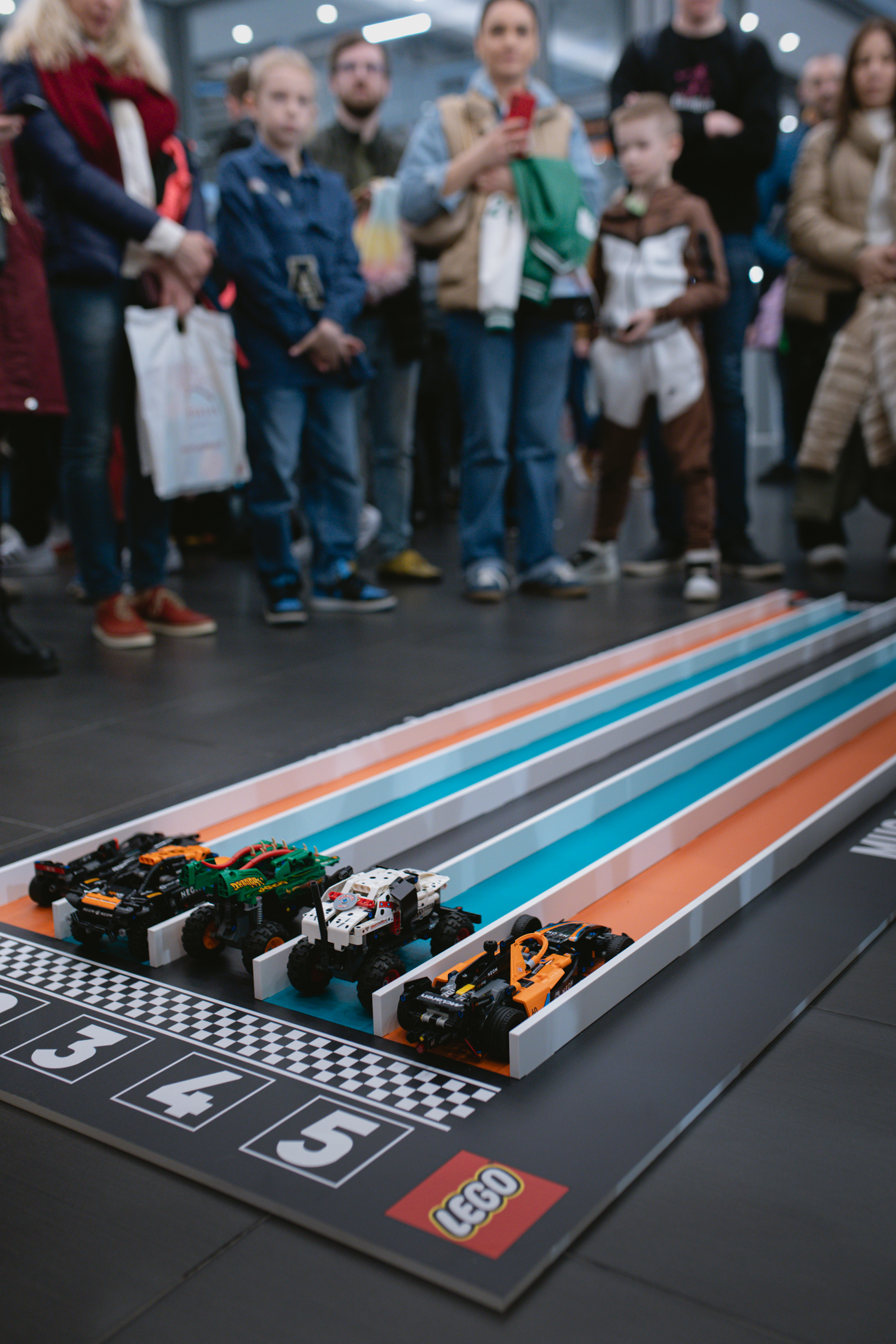 LEGO lenktynės vaikų renginyje